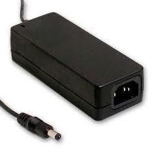 Univerzalni punjač AC/DC adapter 15V 6A