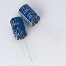 Europe ChemiCon ELXZ100ETD152MJ25S elektrolitski kondenzator 1500 µF 10 V/DC radijalna izvedba (pak. 800 kom)